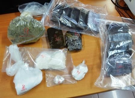 Pirri, madre di 2 minori nascondeva droga in camera da letto: arrestata