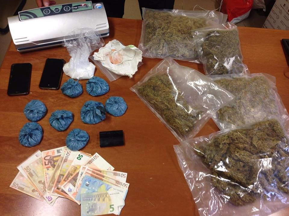 Spaccio di marijuana e cocaina: in manette due arburesi e un selargino