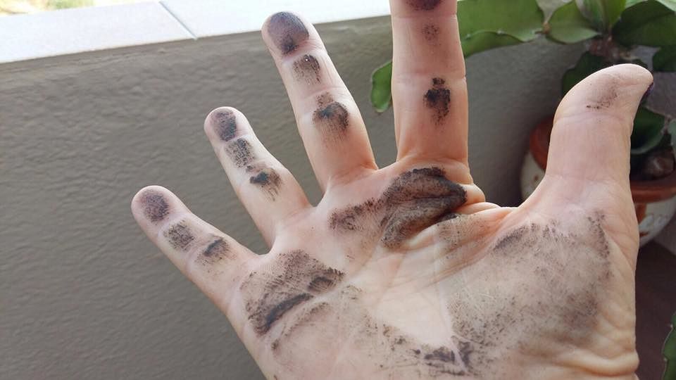 Cagliari, la foto denuncia: “Ecco le nostre mani a Su Planu e Mulinu Becciu”