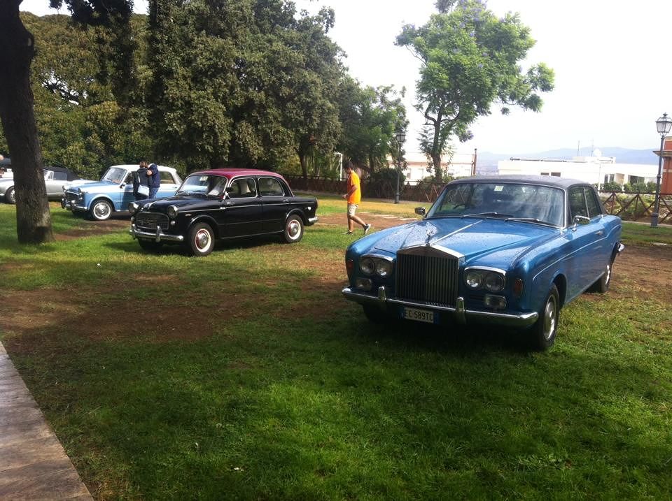 Auto d’epoca ai Giardini Pubblici, sui social esplode la polemica