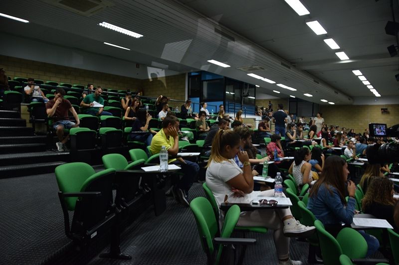 Cagliari, test di Medicina e Chirurgia: la carica dei 2200 aspiranti