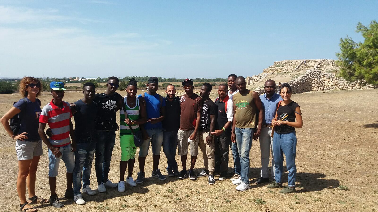Archeologia e integrazione: migranti in visita a Monte d’Accoddi