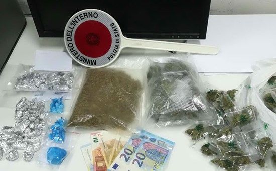 Cagliari, blitz dei Falchi al Cep e a Is Mirrionis: tre arresti per droga
