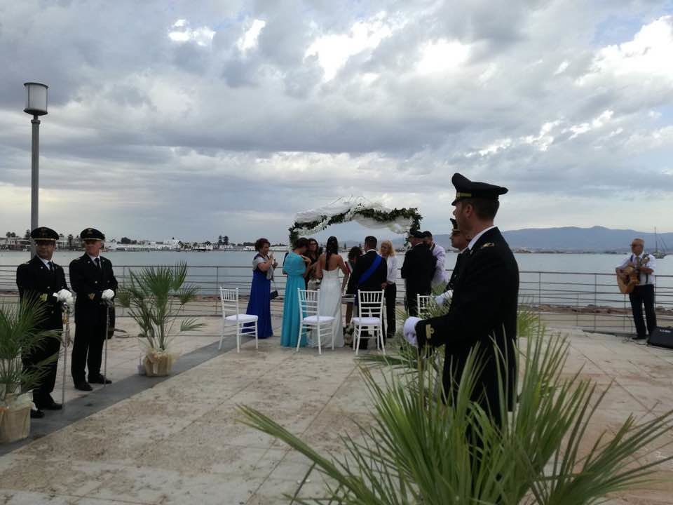 Cagliari, il primo matrimonio della storia in una magica Marina Piccola