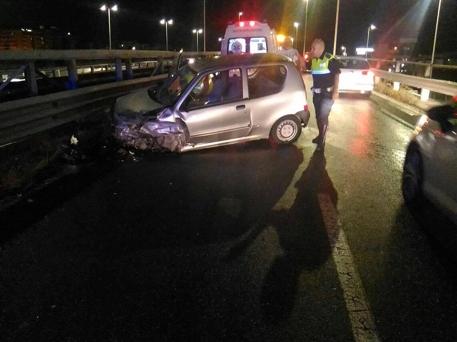 Una 600 si schianta sull’Asse Mediano, 22enne miracolosamente illeso