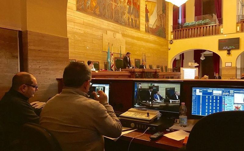 Aree a rischio frana, ex ospedale Marino, continuità territoriale sul banco del consiglio