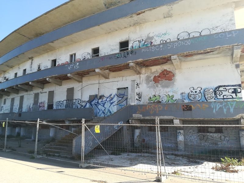 Ex ospedale Marino, estate finita e rudere ancora lì. Pugno nell’occhio per sardi e turisti