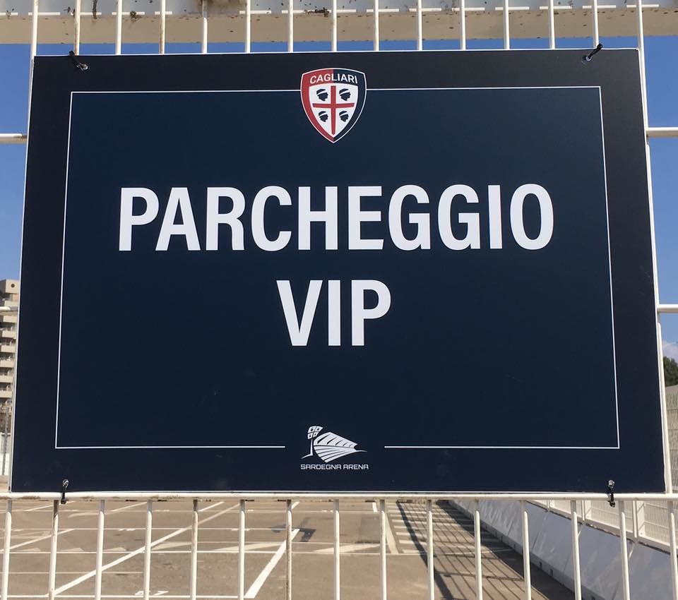Sardegna Arena, polemica sui parcheggi: “100 ai vip e 0 ai disabili”