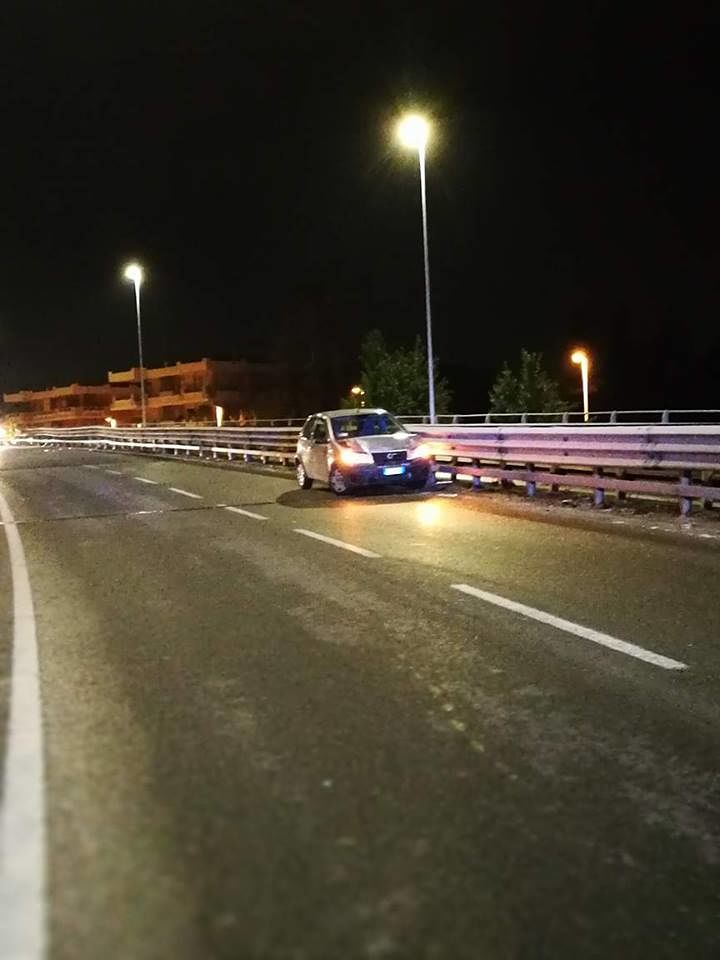 Asse mediano, doppio crash nella notte: due donne ferite