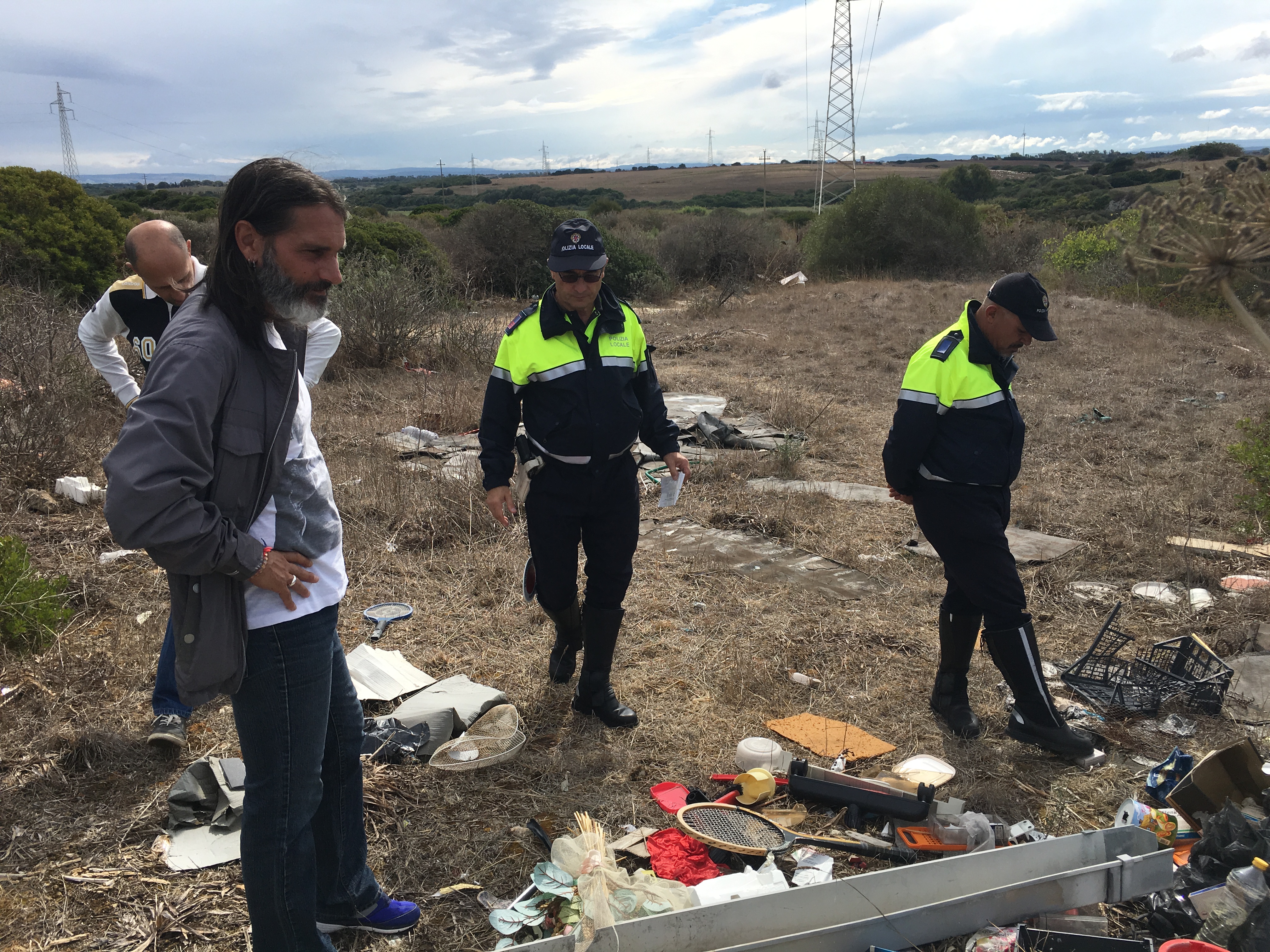 Discarica a Ponti Pizzinnu, sopralluogo del sindaco e della polizia