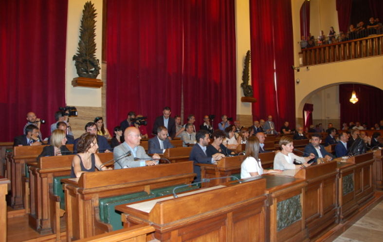 Anci, 11 consiglieri con la valigia: 600 euro a testa dal Comune per la trasferta