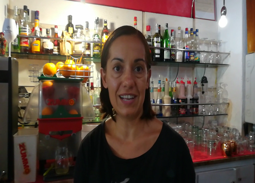 “Due algerini volevano vendermi un orecchino, poi hanno scippato una donna: abbiamo paura”