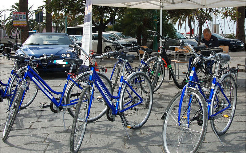 Cagliari, via al nuovo servizio di bike sharing: 60 bici e 10 postazioni