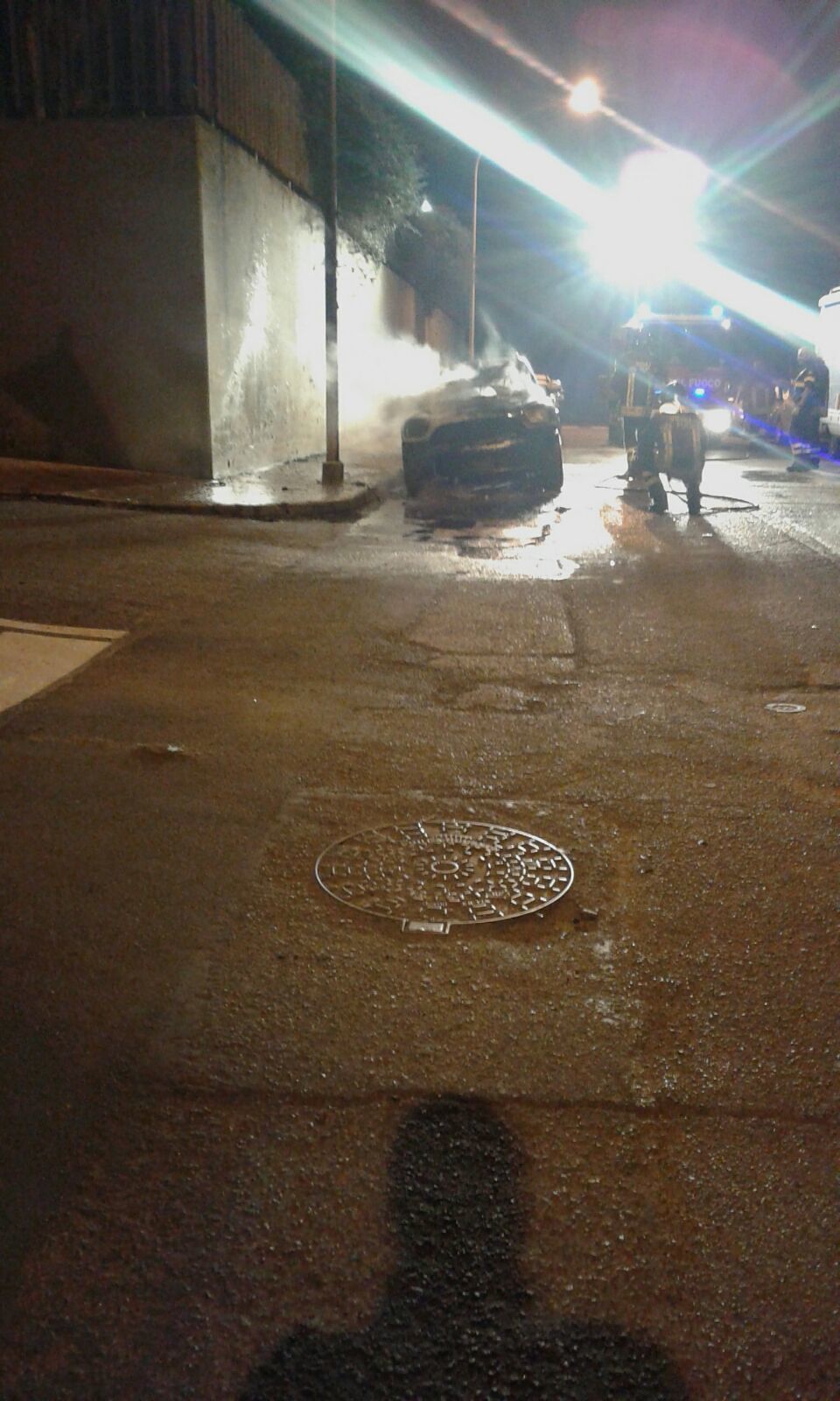 Via Malpighi, in fiamme l’auto di un consulente del Tribunale