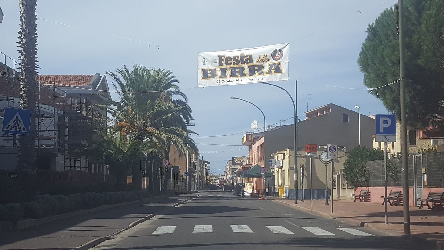 Festa della birra ad Assemini, il sindaco grillino: “Venite, che ci spassiamo”