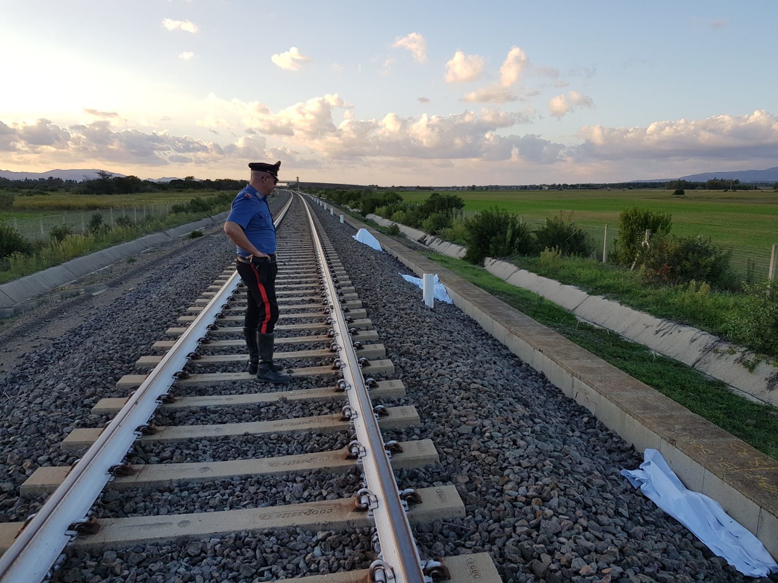 San Gavino, dramma sulla ferrovia: muore un 20enne travolto dal treno in corsa