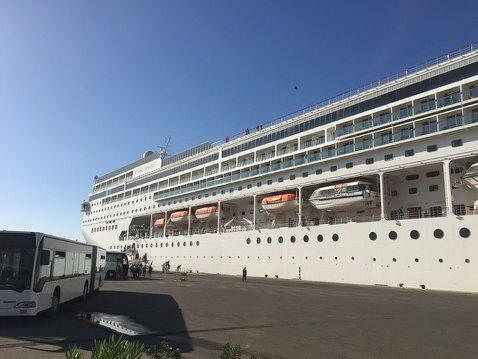 Cagliari baciata dal sole di ottobre e invasa da seimila croceristi