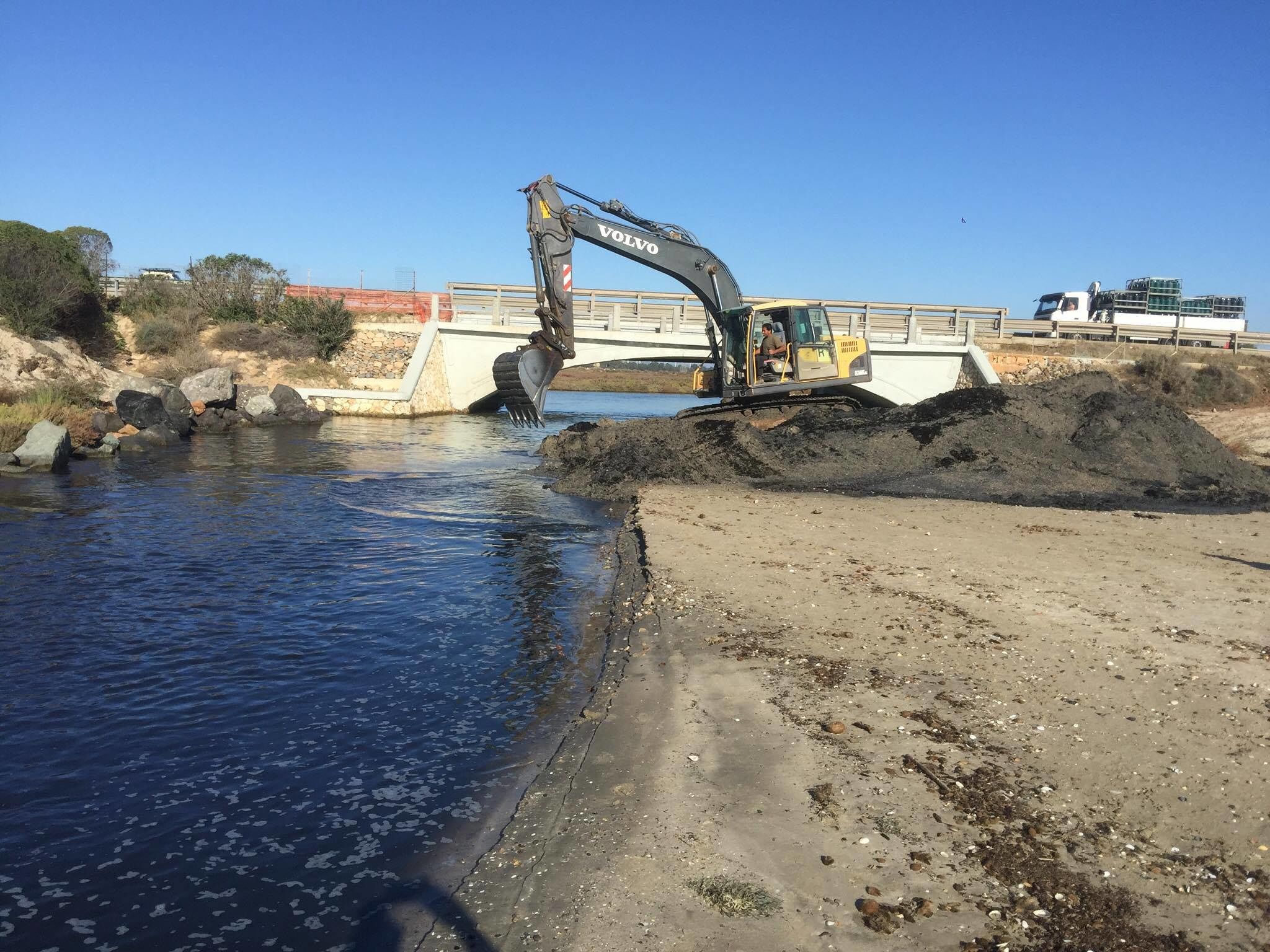 Capoterra, assist ai pescatori: via ai lavori nello sbocco a mare di Maramura