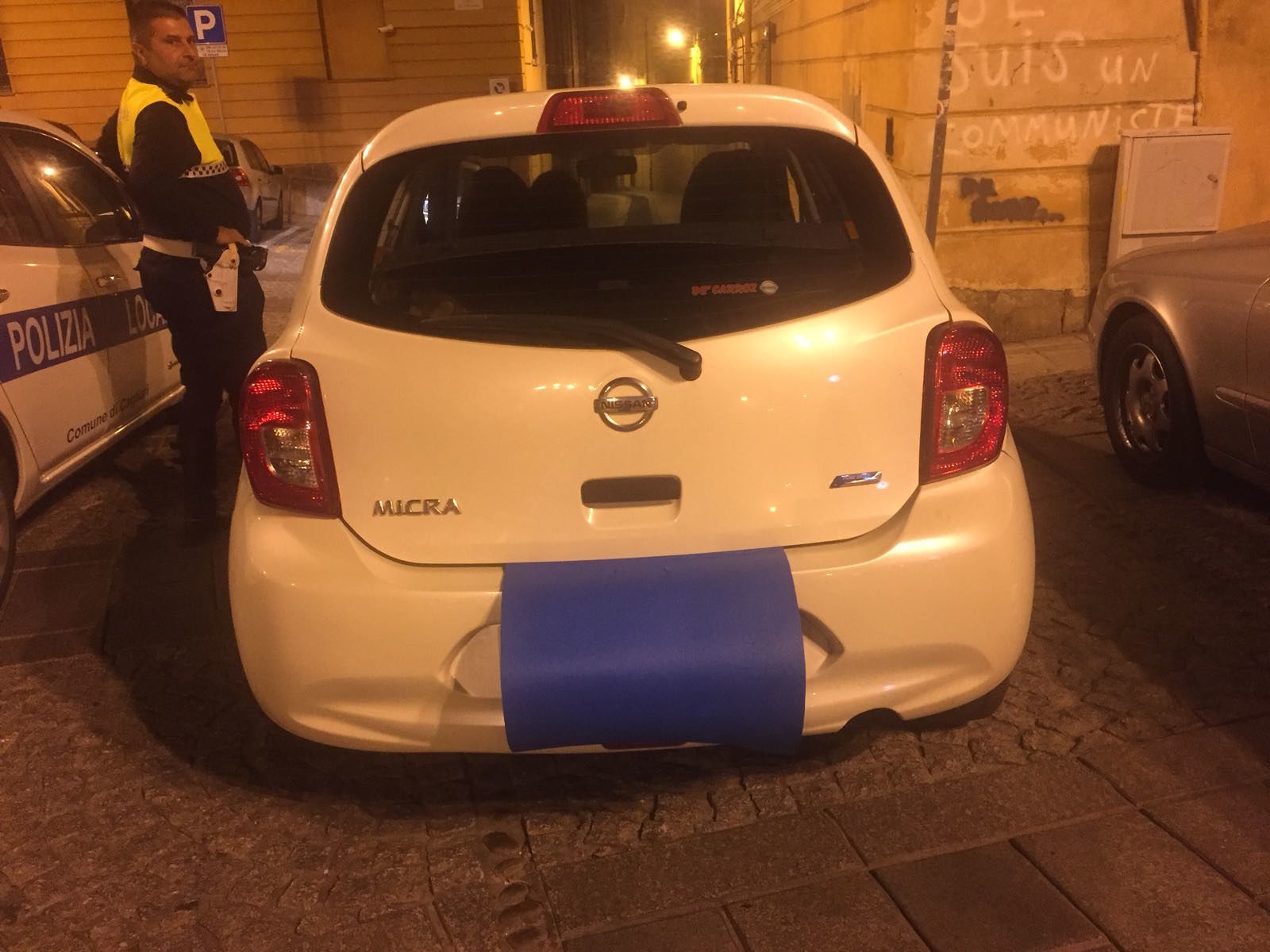 Castello, scoperta la furbetta della Ztl con targa nascosta: multa e denuncia