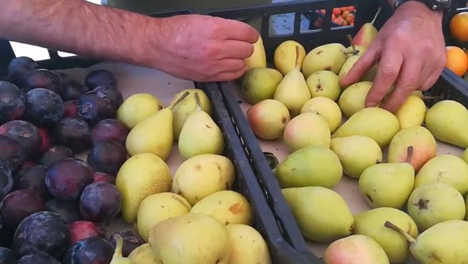 Piazza San Michele senza ambulanti: “Pronto a mettermi in regola, nella piazza si lavora meglio”