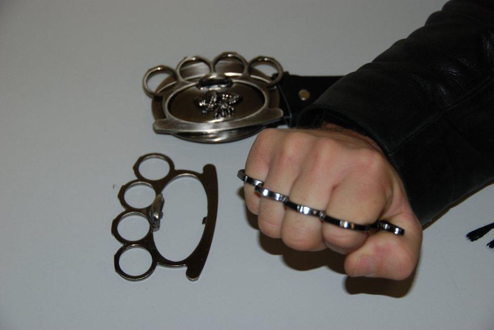 Antifascisti contro CasaPound:  “Hanno aggredito un ragazzo col tirapugni”