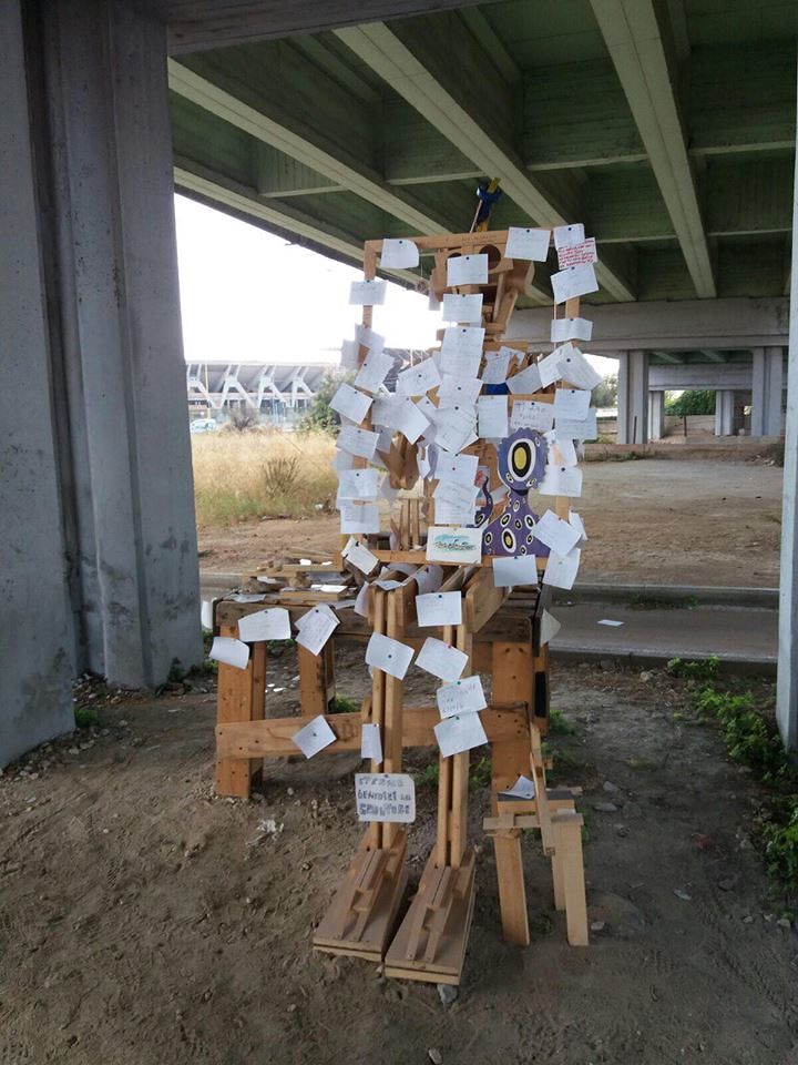 Asse mediano, l’originale iniziativa:  il totem dei messaggini non virtuali