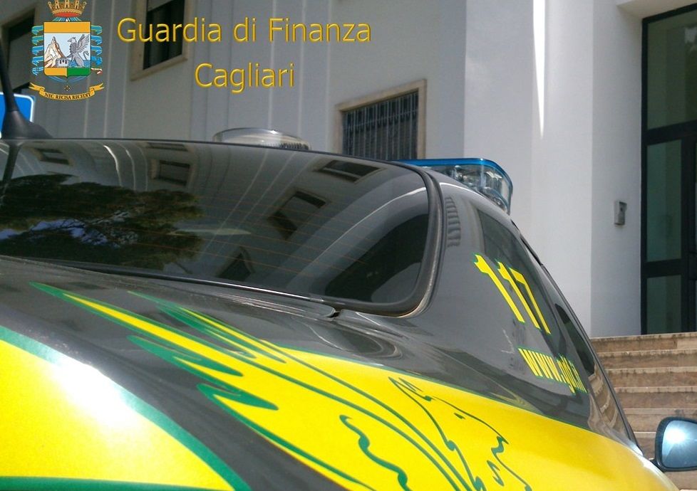 Unità cinofile antidroga in piazza Matteotti, giovane nei guai