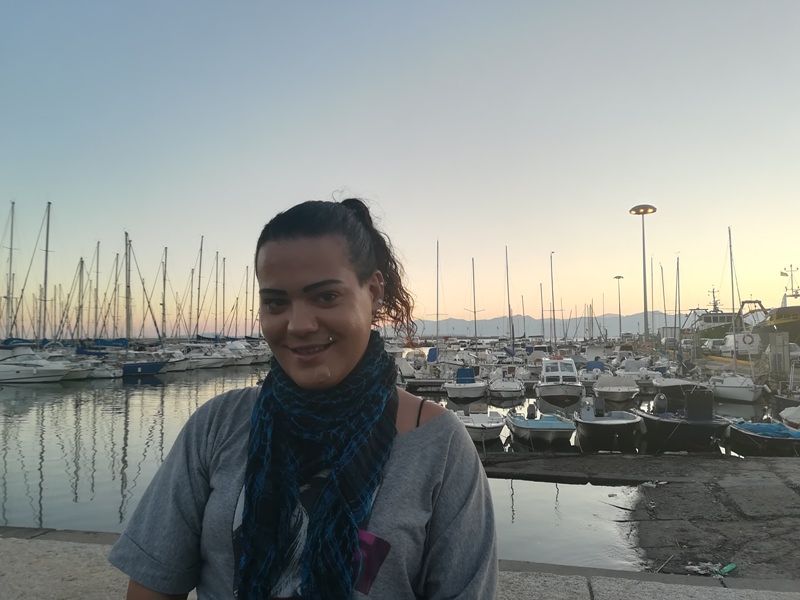 I sogni di Vicky, la trans di Assemini che lotta contro l’omofobia: “Un uomo e un lavoro”