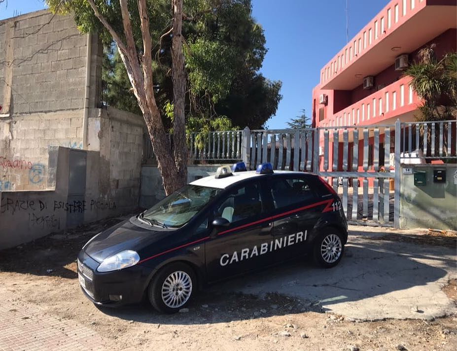 Pirri, preso nell’auto itinerante del “fumo”: in casa una piantagione