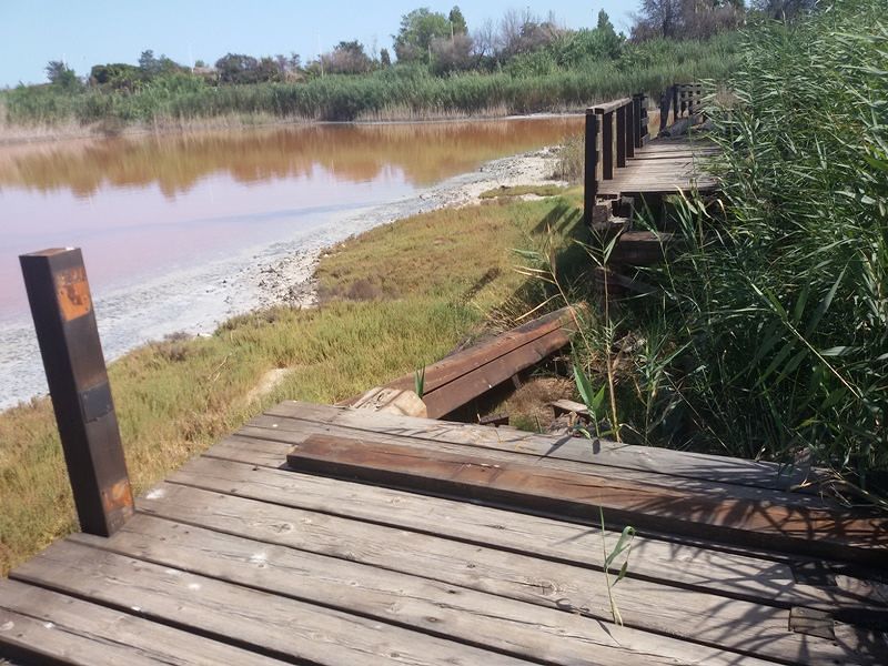 Terramaini, abbandonato il ponte incendiato. “Causa ai proprietari dei terreni”