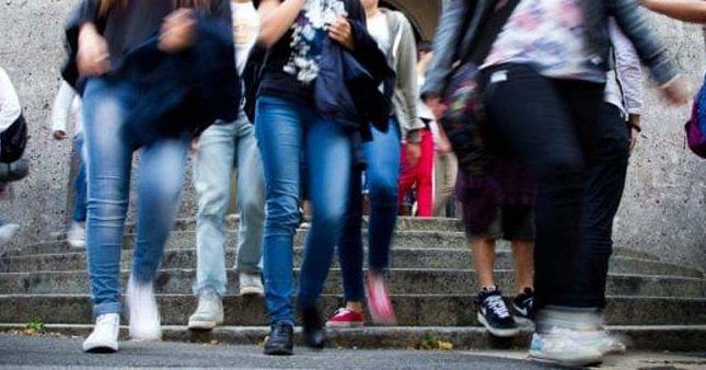 Sestu, vietato tornare a casa da soli per i minori di 14 anni: a scuola devono venire i genitori