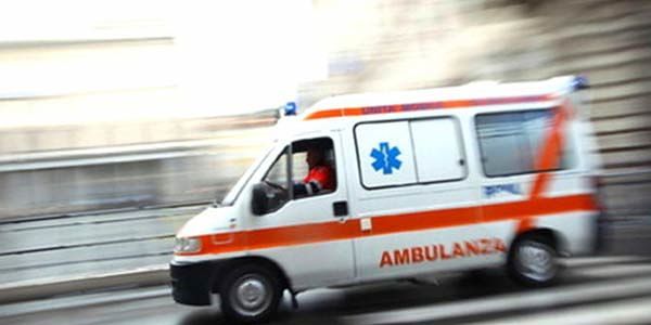 Auto senza freni travolge serenata di nozze: ferita la testimone della sposa