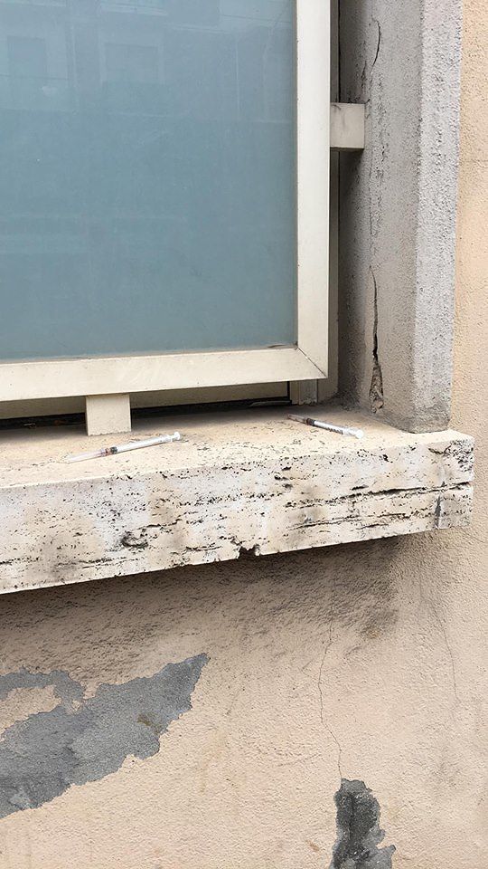 Cagliari, si drogano ancora dentro i cortili dell’ospedale di Is Mirrionis