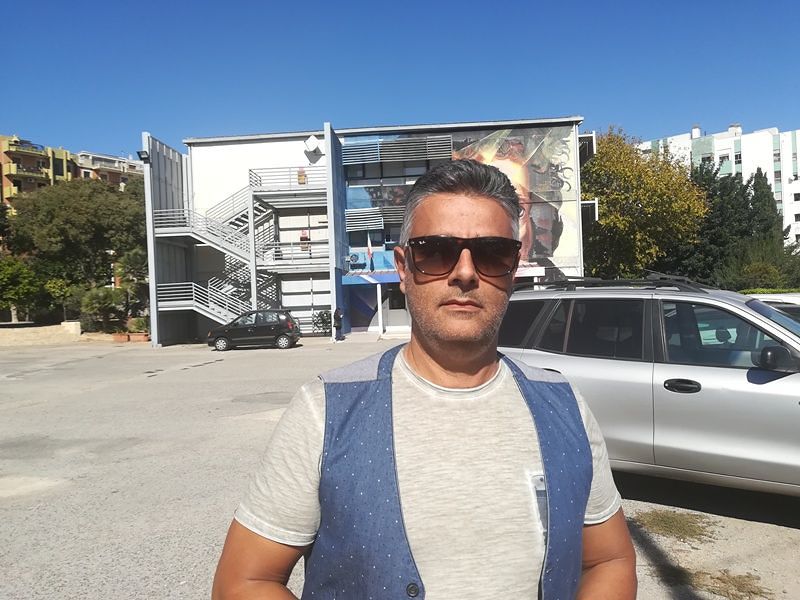 “Mia figlia ha 13 anni, abitiamo a Quartu. Venire a prenderla ogni giorno a scuola è un problema”