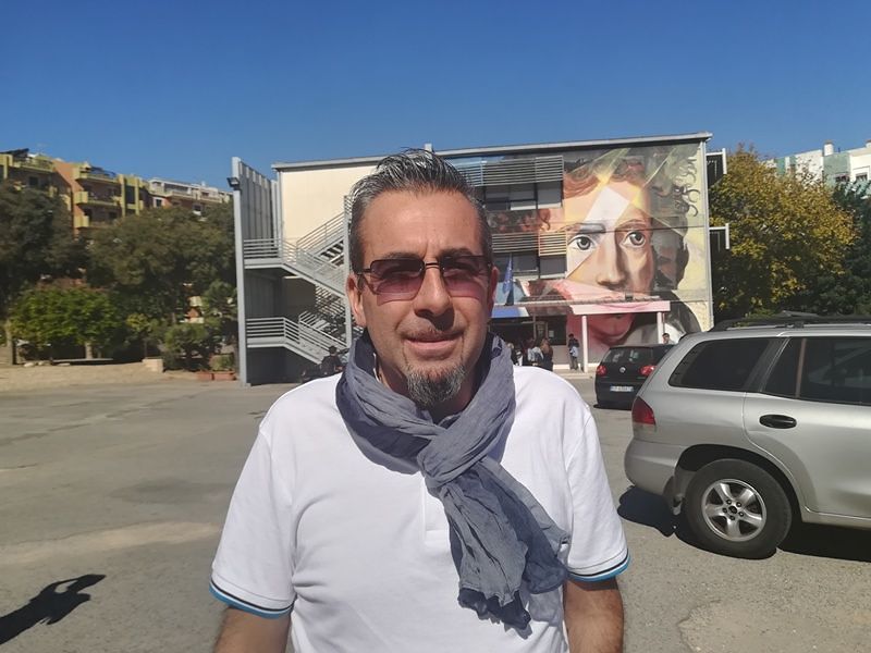 “Da Capoterra a Cagliari per prendere mio figlio a scuola? Un sacrificio, ma a 11 anni è giusto così”