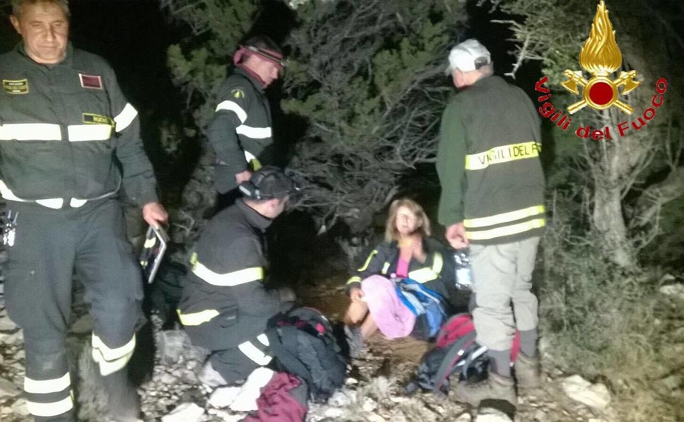 Ritrovati e salvati dai vigili del fuoco due turisti 70enni dispersi nel Supramonte