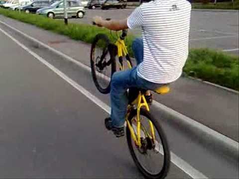 Assemini, l’sos di un cittadino: “Multate quei ragazzini terribili in bici”