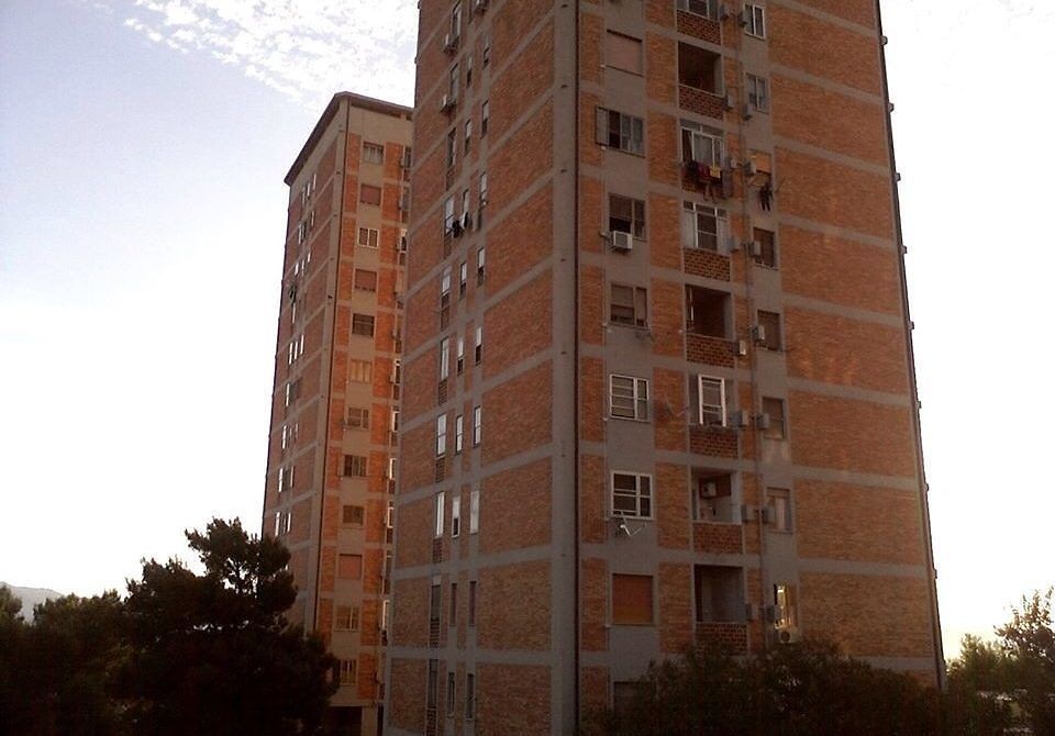 I paperoni delle case popolari: al Cep famiglia con reddito da 66 mila euro l’anno