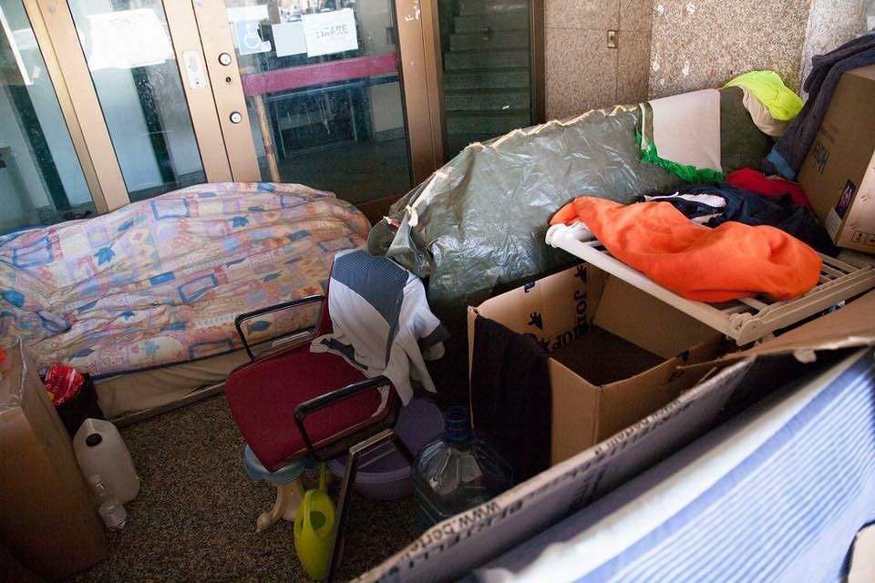 Baraccopoli all’ex Cariplo, Pili: “Stop degrado o scrivo alla Procura”