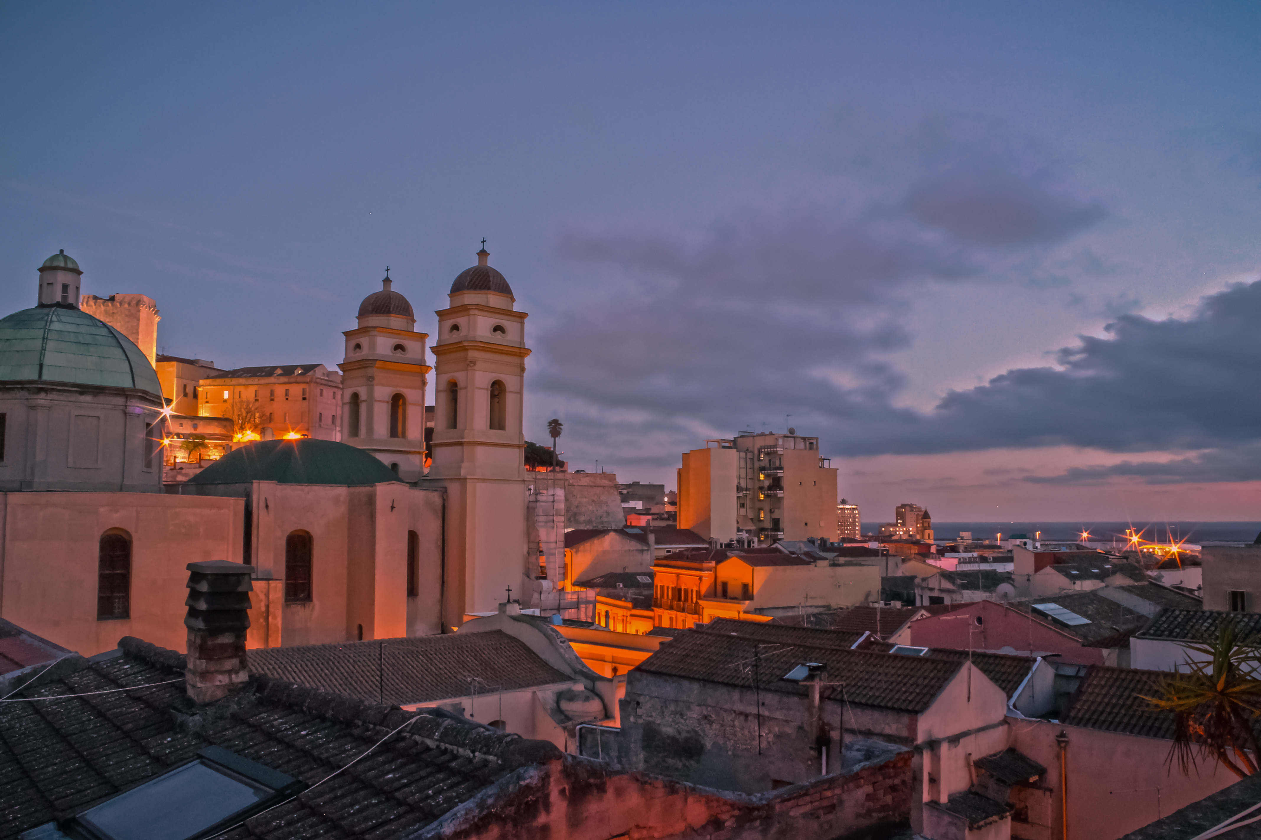Un forte boato scuote nella notte Stampace, “colpa dei soliti imbecilli”