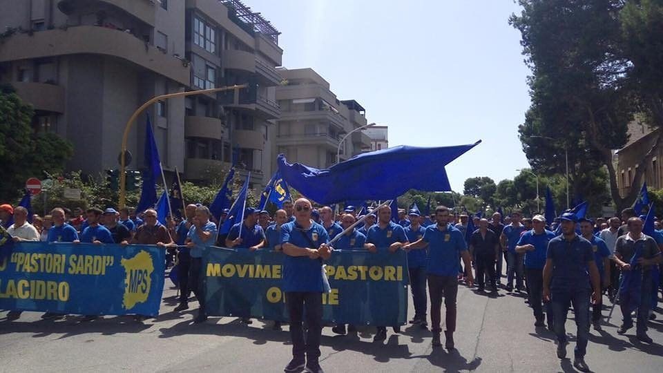 Martedì protesta dei pastori in via Roma: rischio caos in città