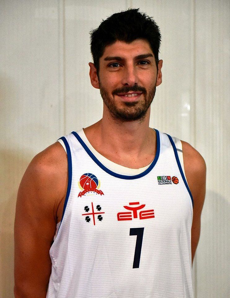 Cagliari, dramma sfiorato al Palazzetto: caduta choc per Allegretti