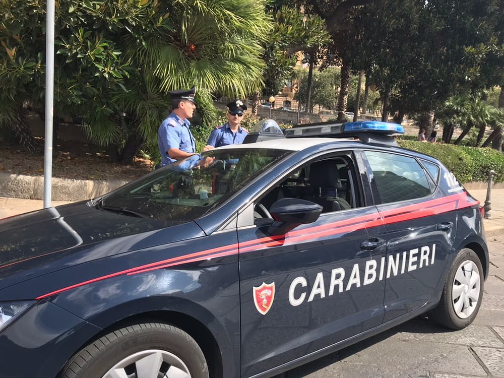 Ruba uno scooter e si aggira per la città: arrestato dai carabinieri