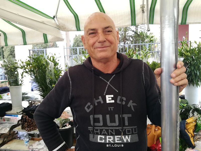 “Prezzi dei fiori uguali a quelli dell’anno scorso, ma la gente ha sempre meno soldi”