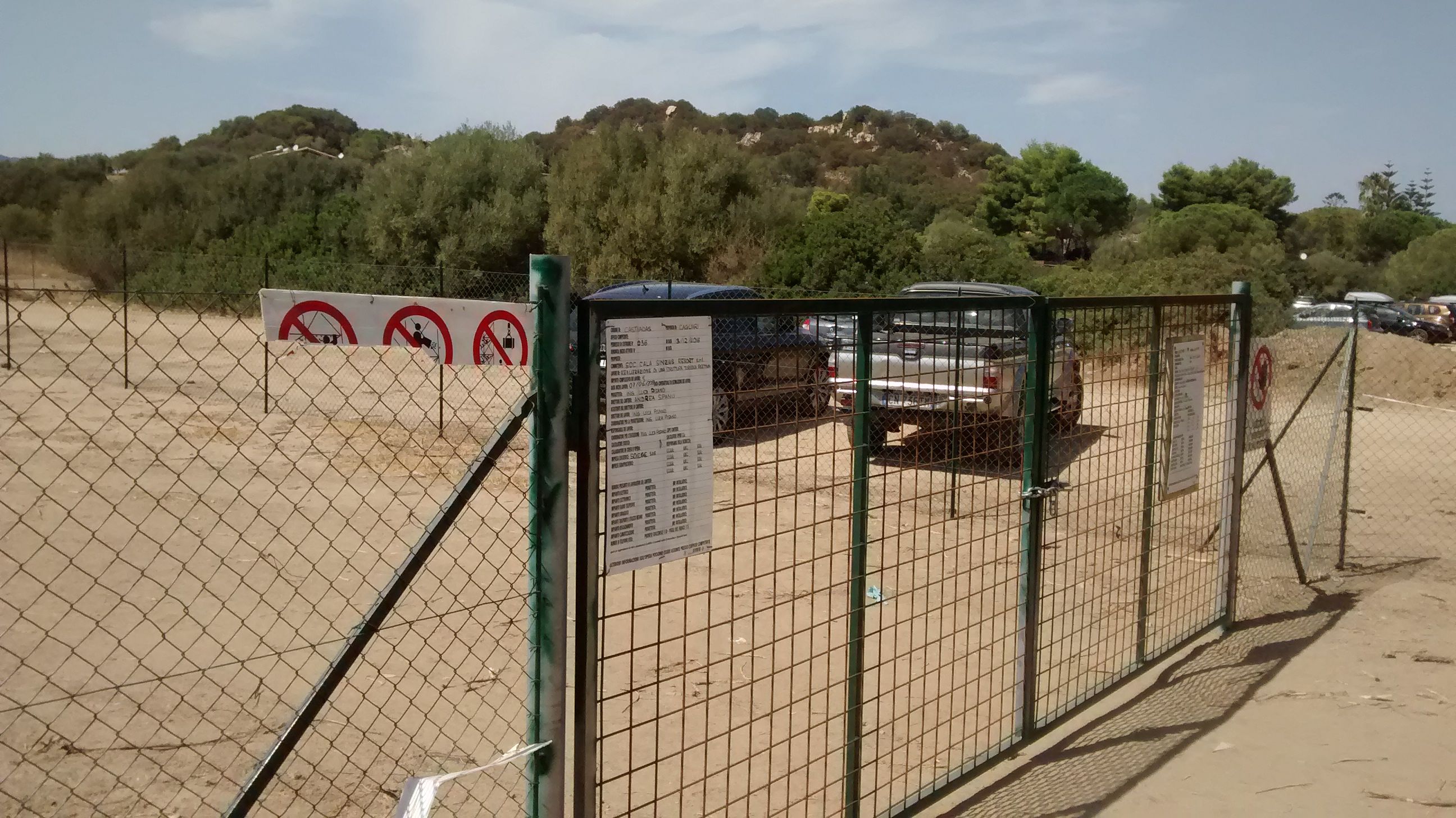 Cala Sinzias, cemento sul mare: “Spunta un resort nella costa vincolata”