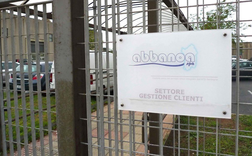 “Abbanoa allo sbando totale, sardi costretti a pagare danni milionari”