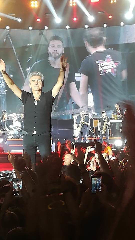 Liga infiamma Cagliari con un ginocchio ko, le ragazze cantano anche fuori dalla Fiera