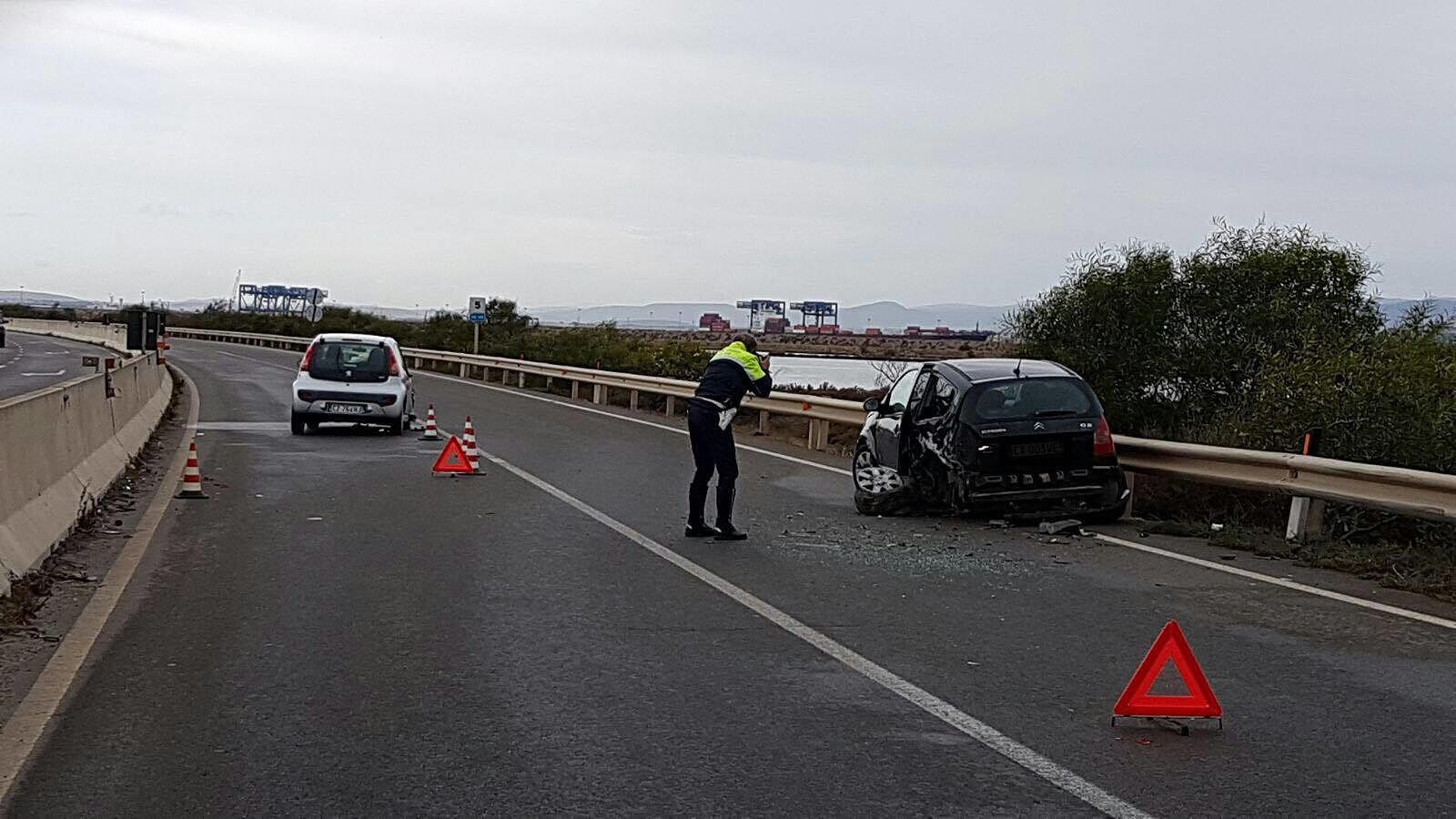 Schianto sulla Sulcitana, i due feriti sono di Capoterra: un 18enne e una 35enne