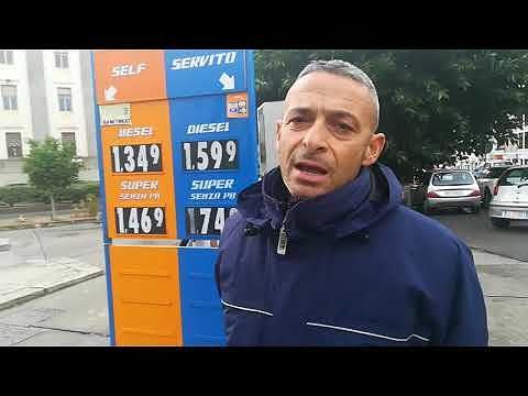 Benzina “senza marchio” a Cagliari: “Si risparmia, compriamo la più conveniente”