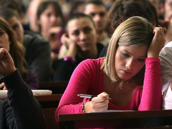 Insegnanti, il paradosso sardo: troppo anziani, serviranno docenti giovani